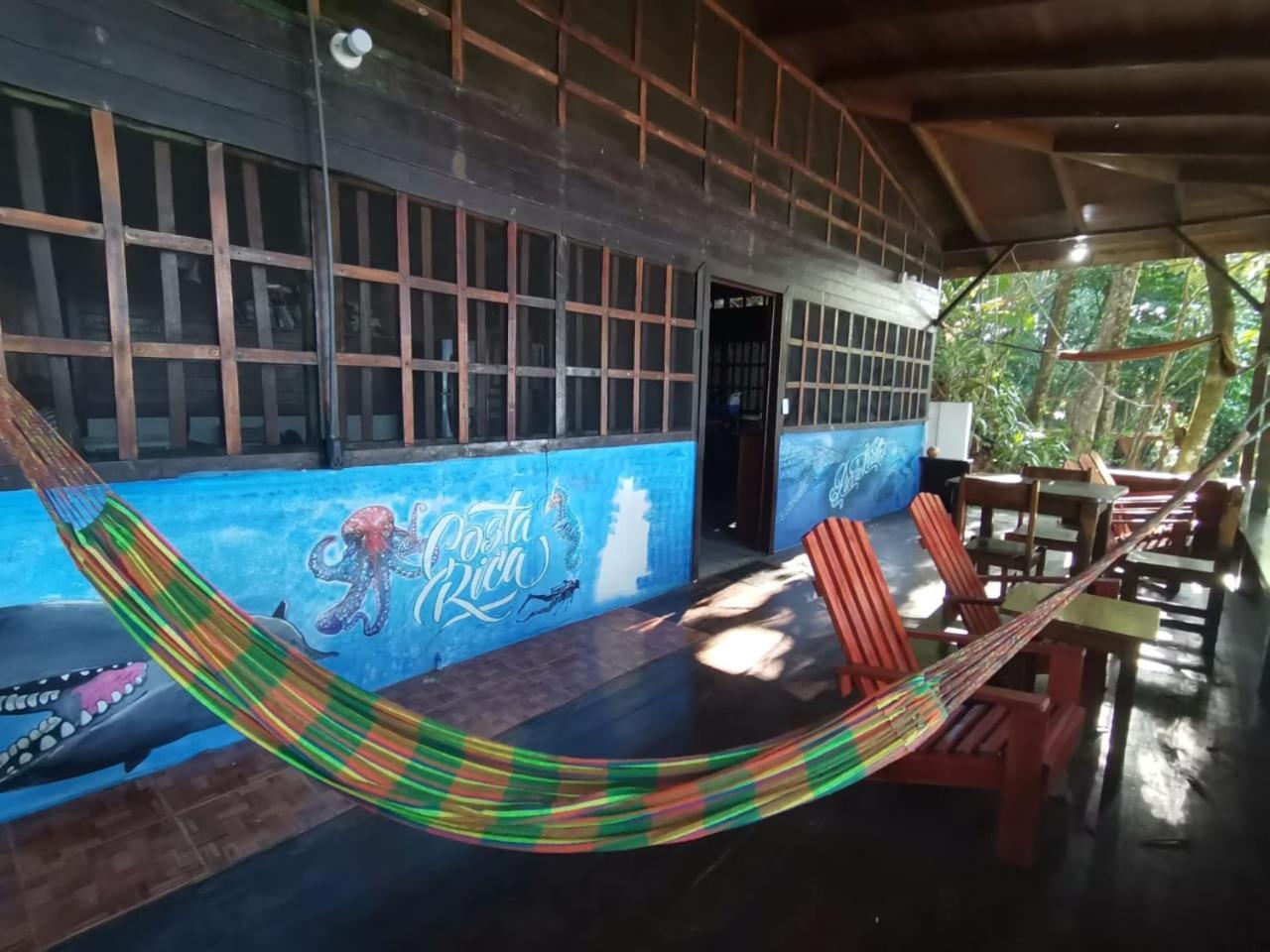 Pirate Drake Beach Hostel & Tour Company Drakes Bay Extérieur photo